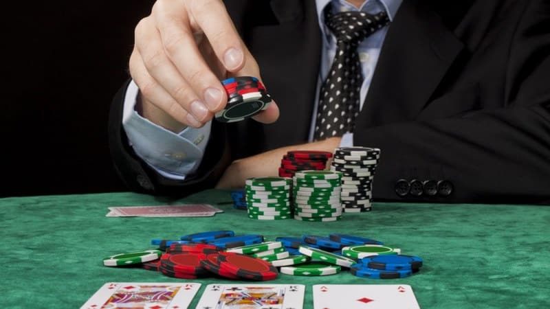 C Bet Là Gì Trong Poker? Các Yếu Tố Ảnh Hưởng Đến Hiệu Quả Của C Bet