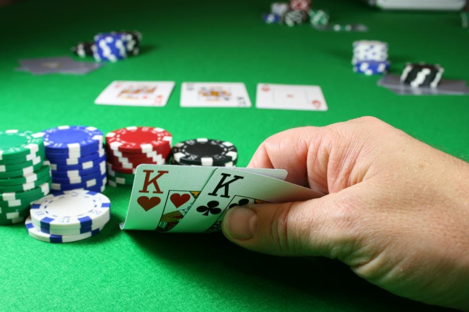 Học Baccarat và cách chơi Baccarat để thắng tiền từ các chuyên gia | DAMMIO