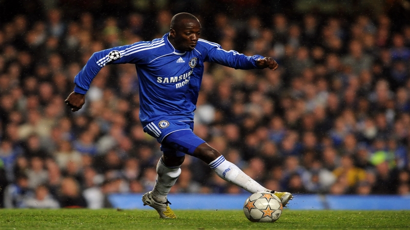 Makelele là người hoàn toàn phù hợp với vị trí này, tiếp theo là sự phát triển của những cầu thủ như anh. AM trong bóng đá là gì? Tại sao vị trí này lại biến mất