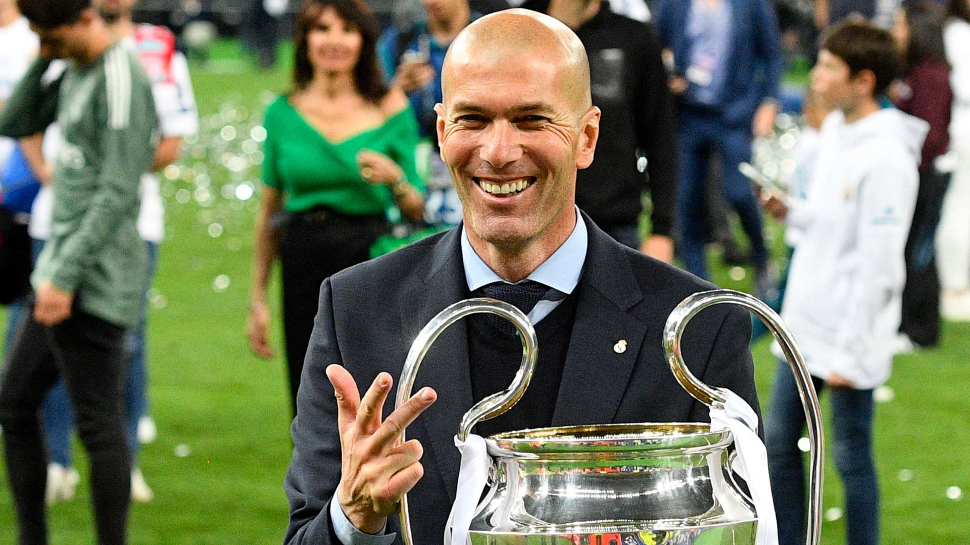 Huyền thoại Zinedine Zidane đã giành bao nhiêu danh hiệu trong suốt sự nghiệp? | Goal.com Việt Nam
