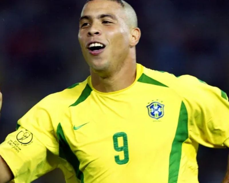 Các cầu thủ mang áo số 9 - Những trung phong huyền thoại