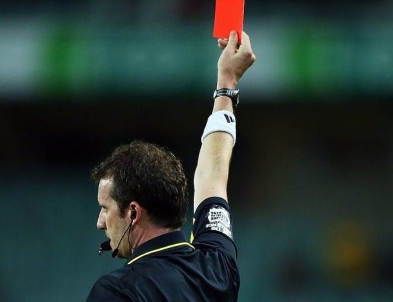 Thẻ Đỏ Là Gì? Luật Thẻ Đỏ Trong Bóng Đá - Fan Vinicius Việt Nam