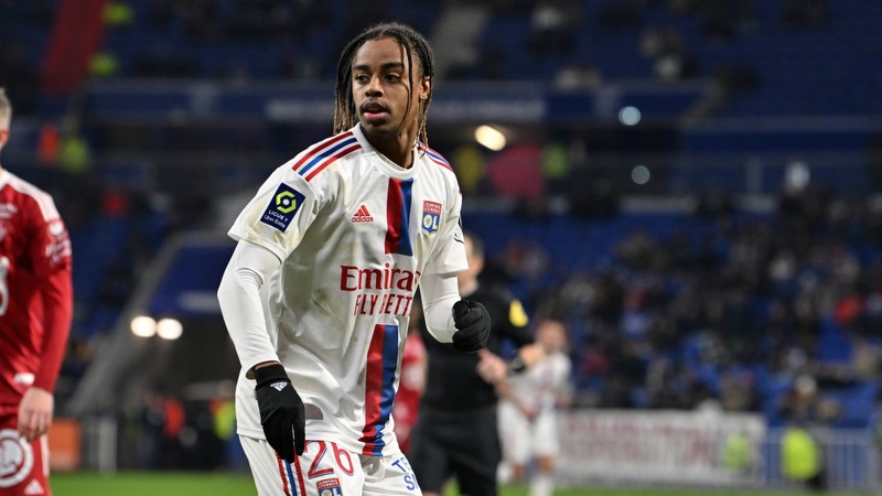 Bradley Barcola thời khoác áo Lyon